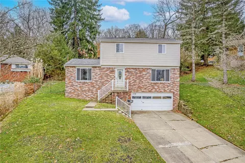 129 Country Club Dr, Pittsburgh, PA 15235