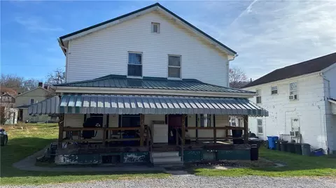 427429 Chicago, New Kensington, PA 15068