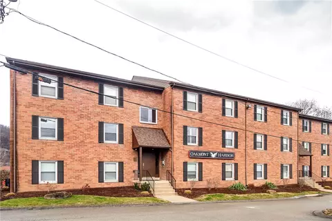 39 Huston Rd, Oakmont, PA 15139