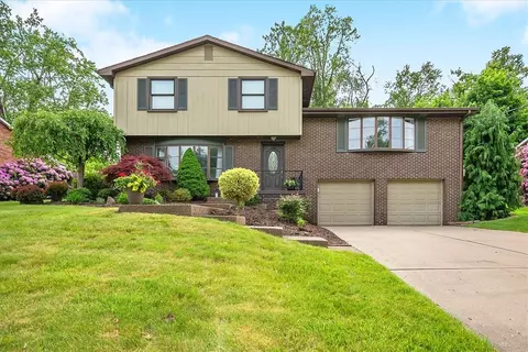 117 Shippen Dr, Coraopolis, PA 15108