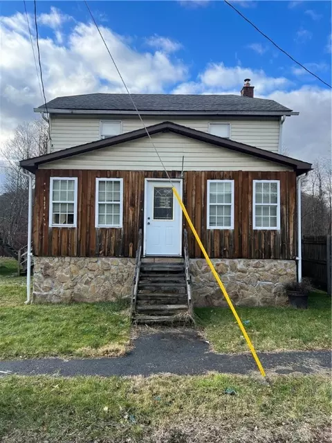 215 Hillview Ln, Melcroft, PA 15462