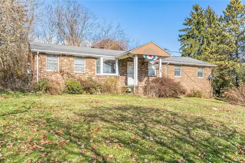 6196 Tuscarawas Rd, Industry, PA 15052