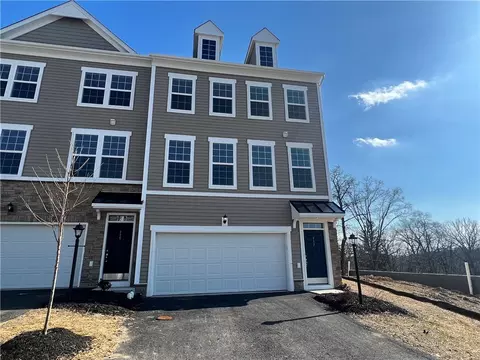 117 Sweetwater Dr, Coraopolis, PA 15108