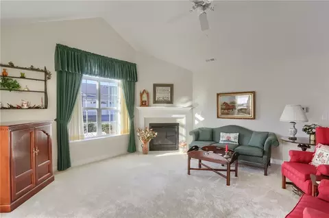 6061 Heatherfield Ct, Harmony, PA 16037 photo 9