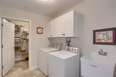 6061 Heatherfield Ct, Harmony, PA 16037 photo 40