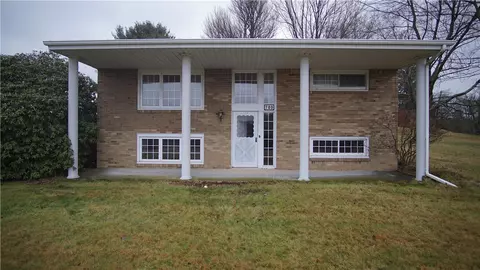 709 Deer Creek Rd, Gibsonia, PA 15044