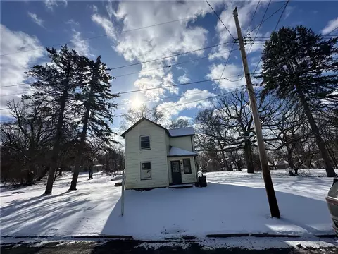 432 Harrison St, Sharon, PA 16146