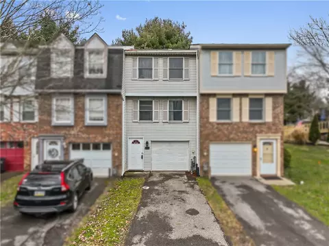 910 Lynwood Ct, Cranberry Township, PA 16066