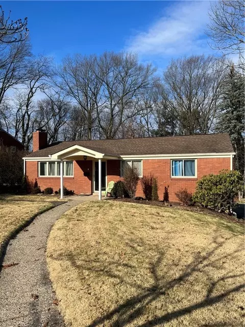 5082 Azalea Dr, Pittsburgh, PA 15236