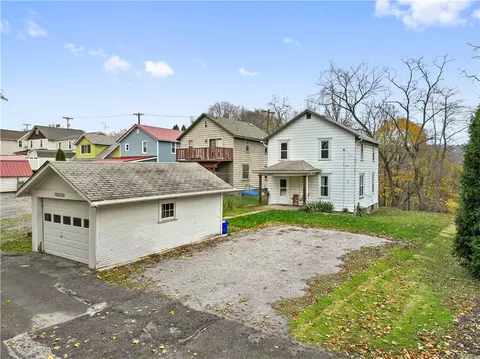 824 Penn Ave, New Brighton, PA 15066
