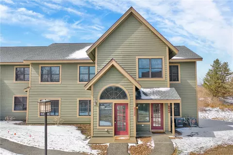 5044 Summit Pl, Hidden Valley, PA 15502