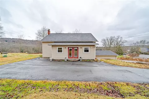 1558 Piedmont Rd, Somerset, PA 15501