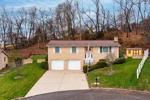 124 Red Oak Ln, Munhall, PA 15120