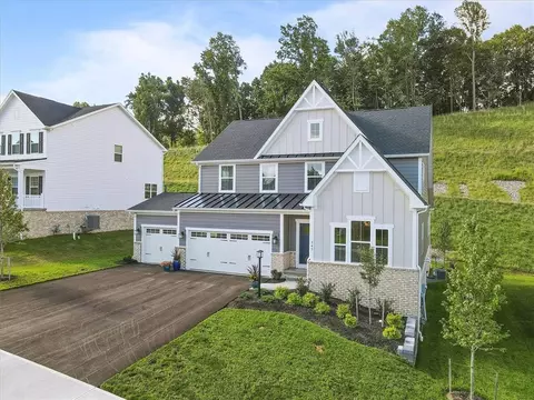 345 Crest Ln, Mars, PA 16046 photo 3