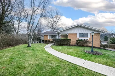 13678 Loretta Ct, Irwin, PA 15642