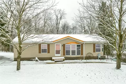 20 Hawes Rd, Farmington, PA 15437