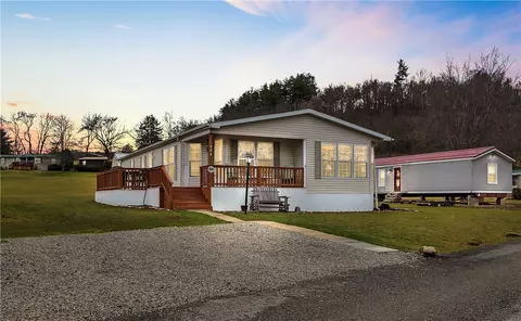 766 Mallard Dr, Apollo, PA 15613