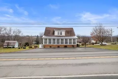 2181 Mt Pleasant Rd, Mount Pleasant, PA 15666