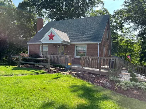532 Freeport Rd, Freeport, PA 16229