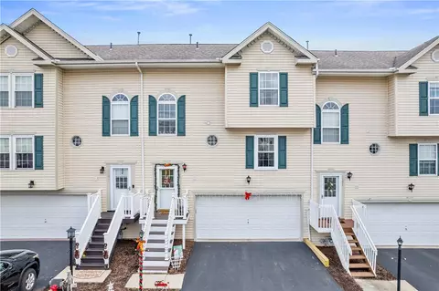149 Manor View Dr, Manor, PA 15665