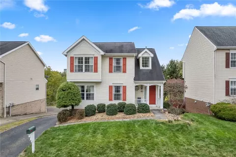 162 Oakbrook Cir, Pittsburgh, PA 15220