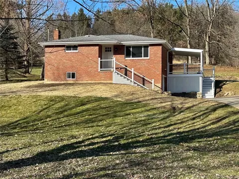 304 Vaneal Rd, Washington, PA 15301