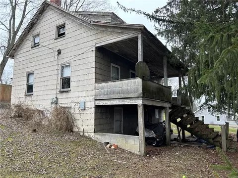 1026 Bushy Run Rd, Jeannette, PA 15644