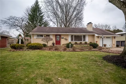 522 Fairfield Dr, Sharon, PA 16146