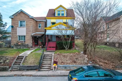 36 Grape St, Mount Oliver, PA 15210