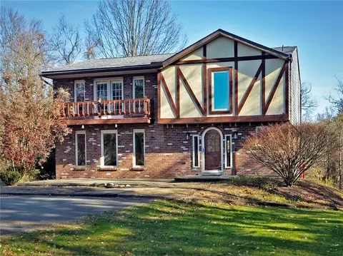 2827 Walters Ct, Export, PA 15632