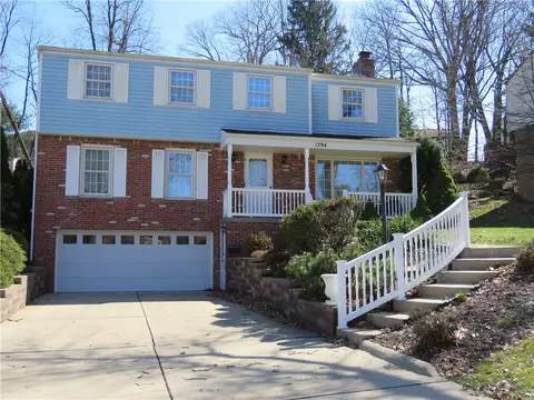 1294 Plantation Dr, Bethel Park, PA 15102