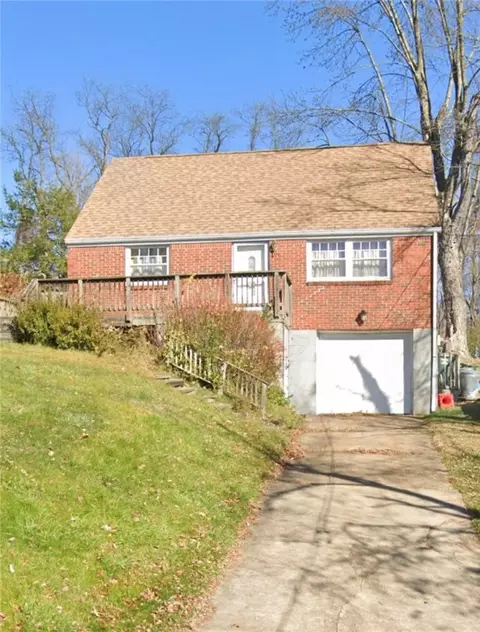 2551 Mohawk Dr, White Oak, PA 15131