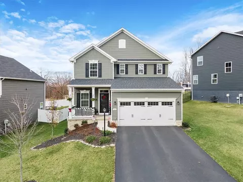 103 Red Pine Dr, Coraopolis, PA 15108