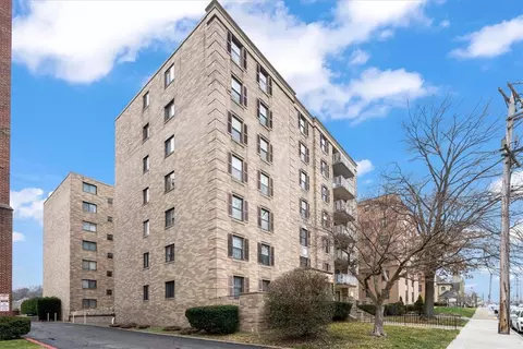 923 California Ave #306, Pittsburgh, PA 15202