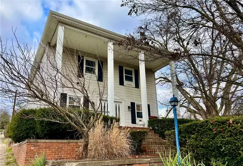 400 Elwyn Ave, Springdale, PA 15144