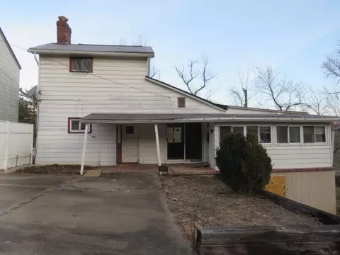 11 W End Dr, Mcdonald, PA 15057