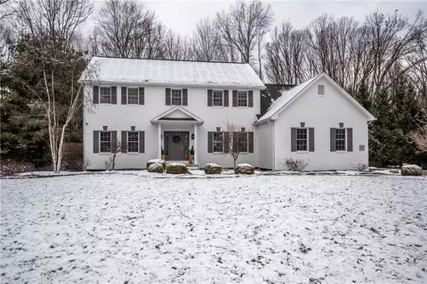 2344 Pierce Bluffs Dr, Hermitage, PA 16148