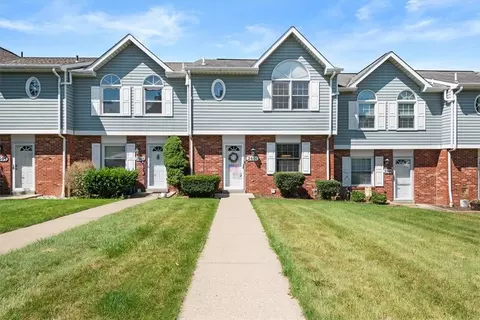 2601 Hawthorne Dr, Oakdale, PA 15071