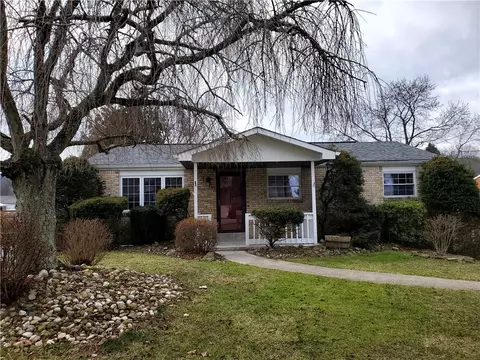 580 Rainier Dr, Pittsburgh, PA 15239