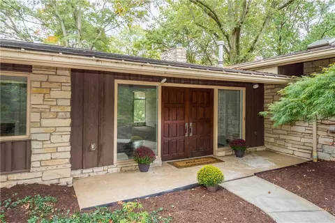 145 Rockingham Ln, Mcmurray, PA 15317