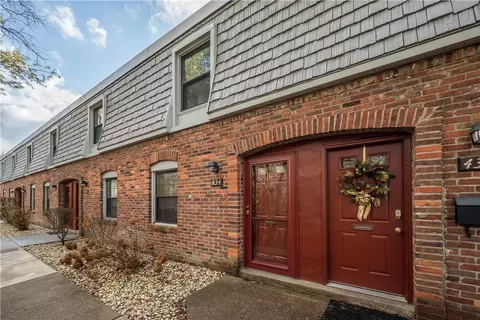 434 Country View Ct, Pittsburgh, PA 15205