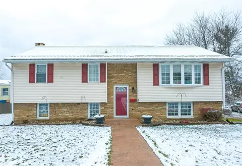 43 Kyle Ave, Fairchance, PA 15436