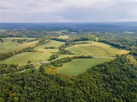 408 Mt Hope Ridge Rd # D, Claysville, PA 15323