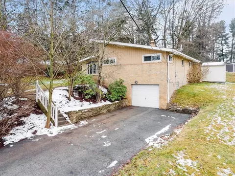 3636 S Park Rd, Bethel Park, PA 15102
