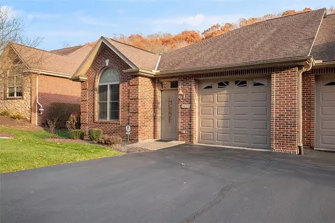 752 Village Dr, Pittsburgh, PA 15237
