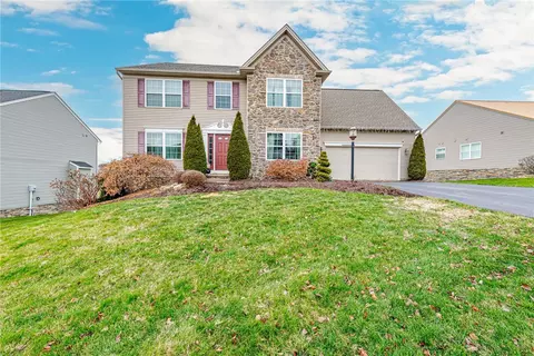 242 Rolling Hill Farm Dr, West Newton, PA 15089