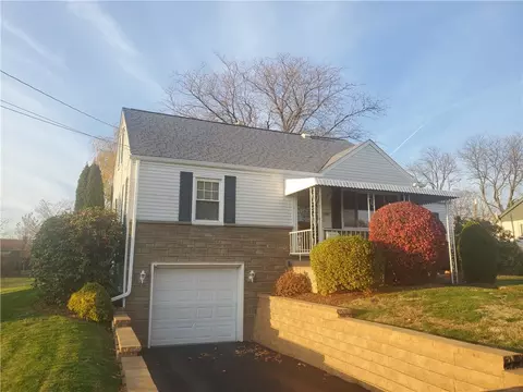 2557 Virgina Dr, New Kensington, PA 15068