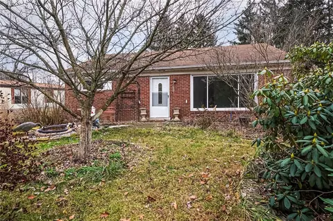 297 Spring Run Rd, Crescent, PA 15046
