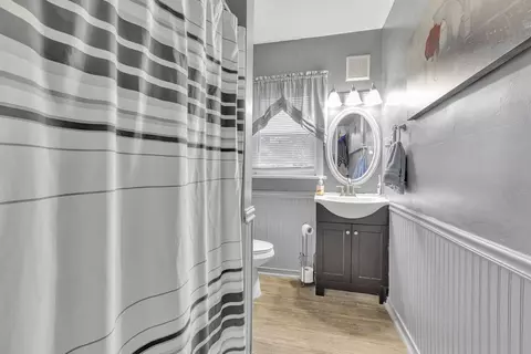 Bath - 209 8th St, Monaca, PA 15061 photo 1 of 2