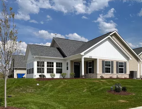 1251 Sandy Ridge Dr, Sarver, PA 16055